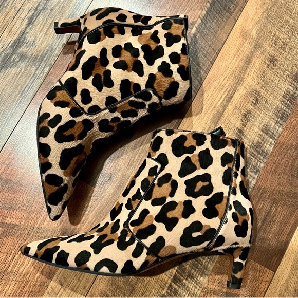 AQUATALIA Marilisa Leopard Calf Hair Kitten Heel Booties Size 8 - Picture 10 of 13